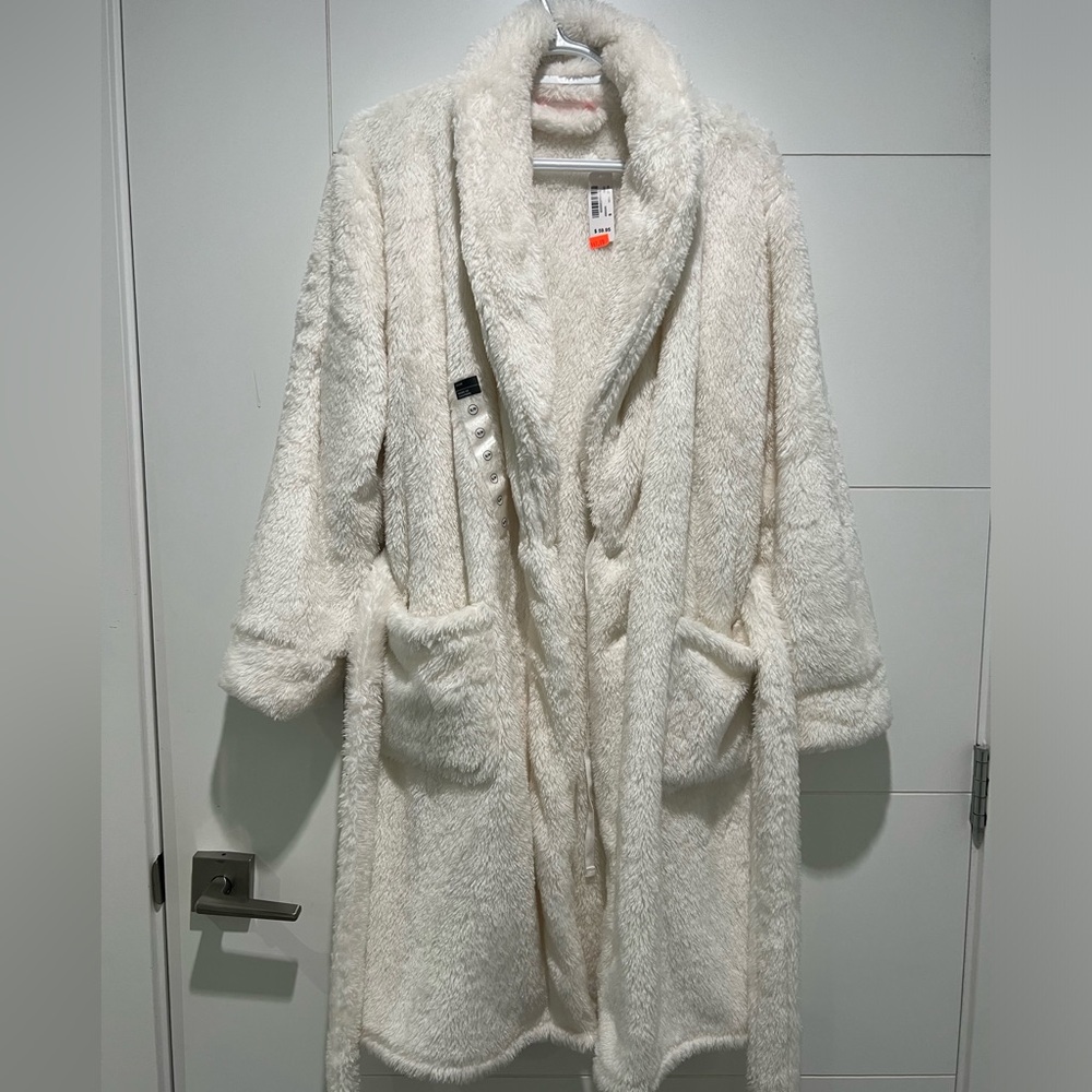 La Vie en Rose Plush Cream Robe